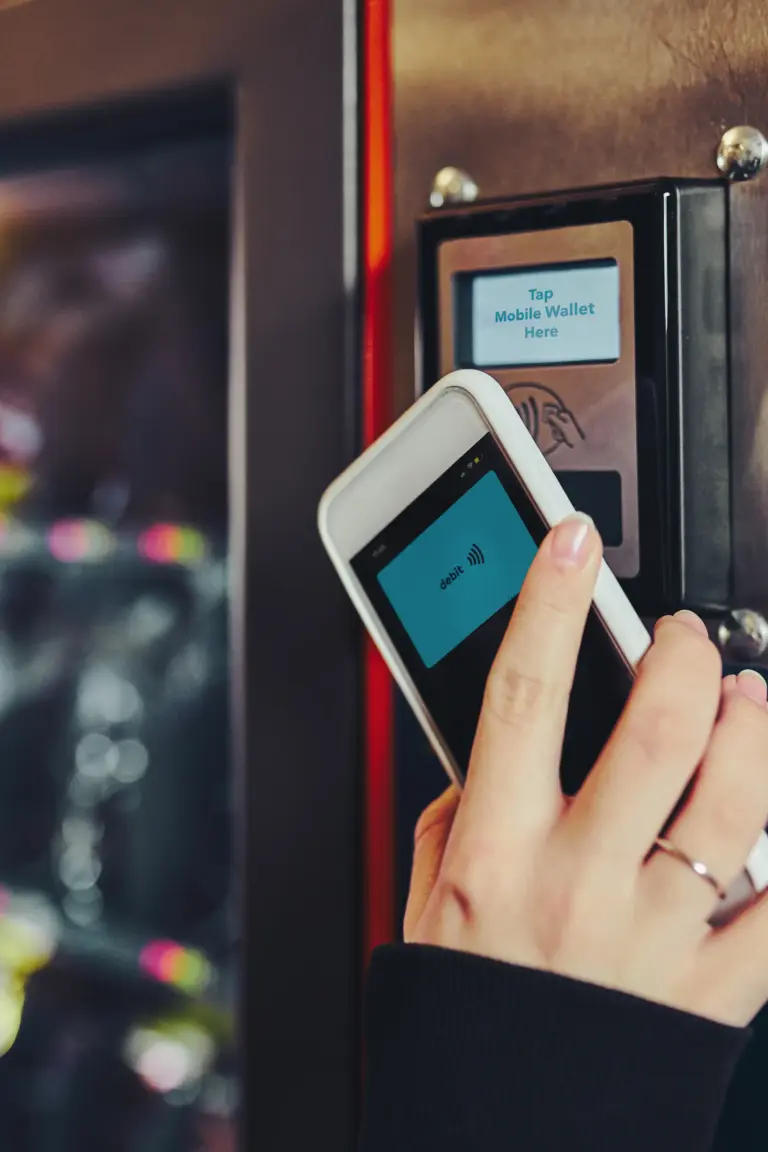 How do Cashless Vending Machines Work?